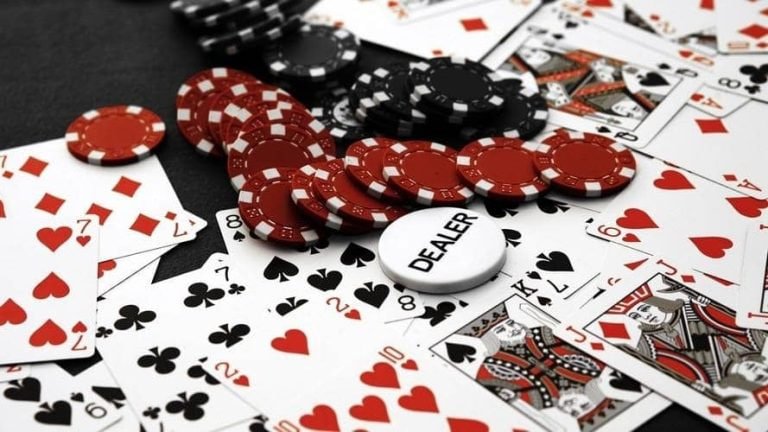 618 slot ဘင်ဂို ကစားသောအဆင့်များ — မြန်မာကစားသမား ဘင်ဂိုကဒ်ထဲ နံပါတ်ဖြည့်နေသောမြင်ကွင်း